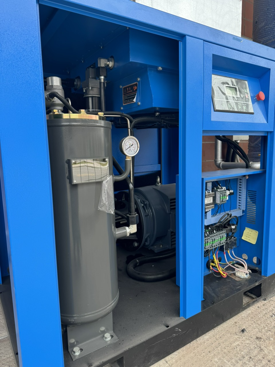 may-nen-khi-truc-vit-30hp-22kw-2