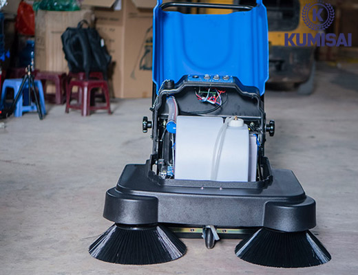 xe-quet-rac-kumisai-kms-690-avt-2