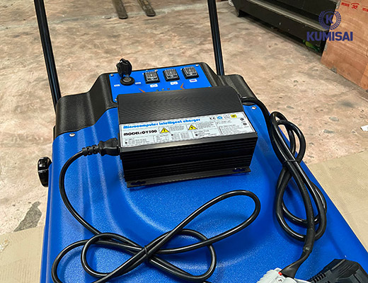 xe-quet-rac-kumisai-kms-690-avt-6